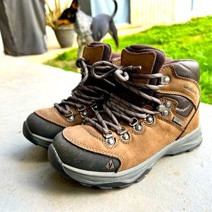 Barely Used Boys 1 Hiking Boots!